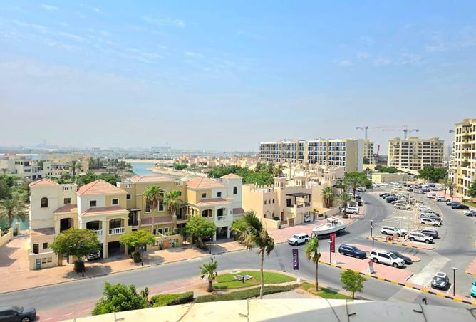 Studio Apartment with lagoon view in Al Hamra