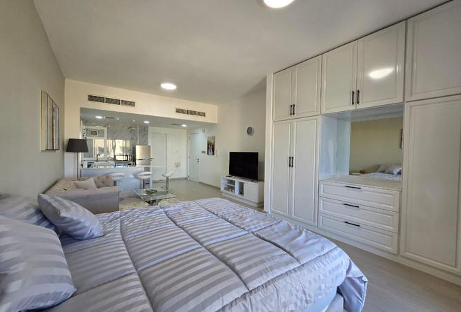 Upgraded Studio Apartment with Water View — photo 3