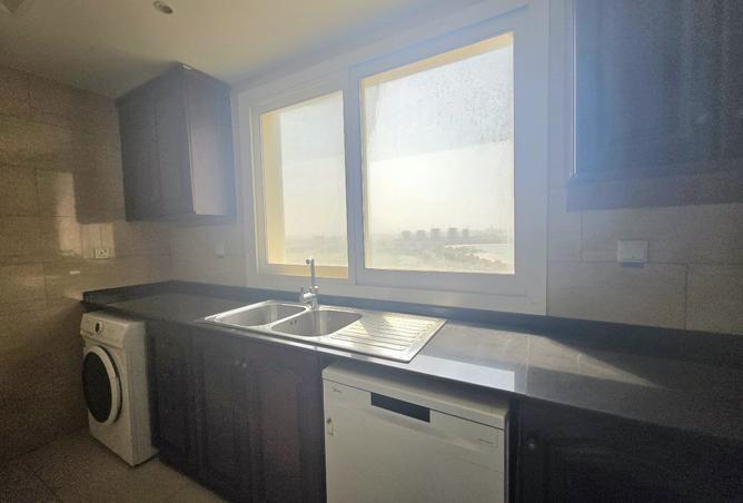 Furnished 2 BR Apartment with Water View — photo 3