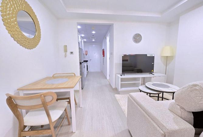 Upgraded Partitioned Studio I Full Sea View — photo 2